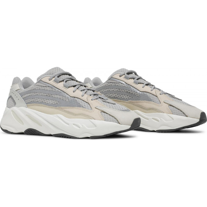 Кроссовки Adidas Yeezy 700 V2 CREAM