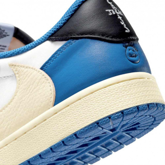 AIR JORDAN 1 LOW X FRAGMENT DESIGN X TRAVIS SCOTT